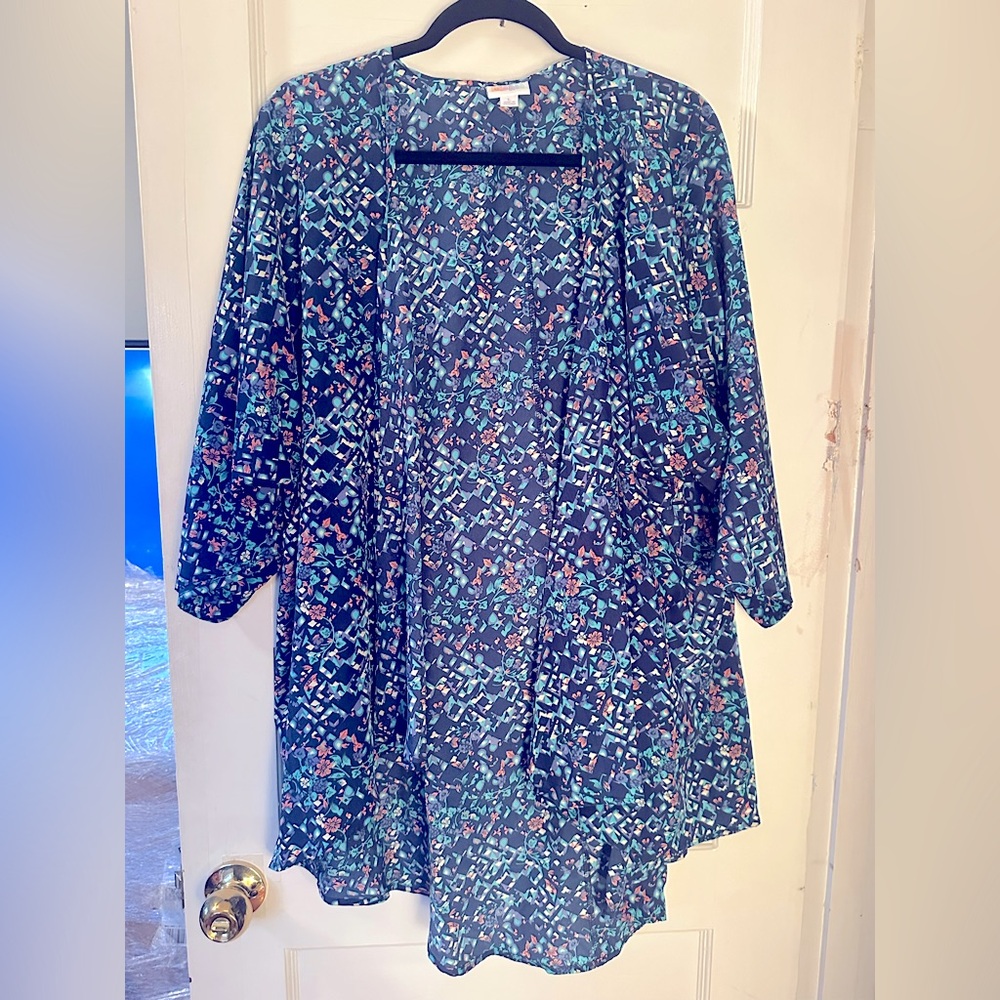LuLaRoe Lindsay Kimono